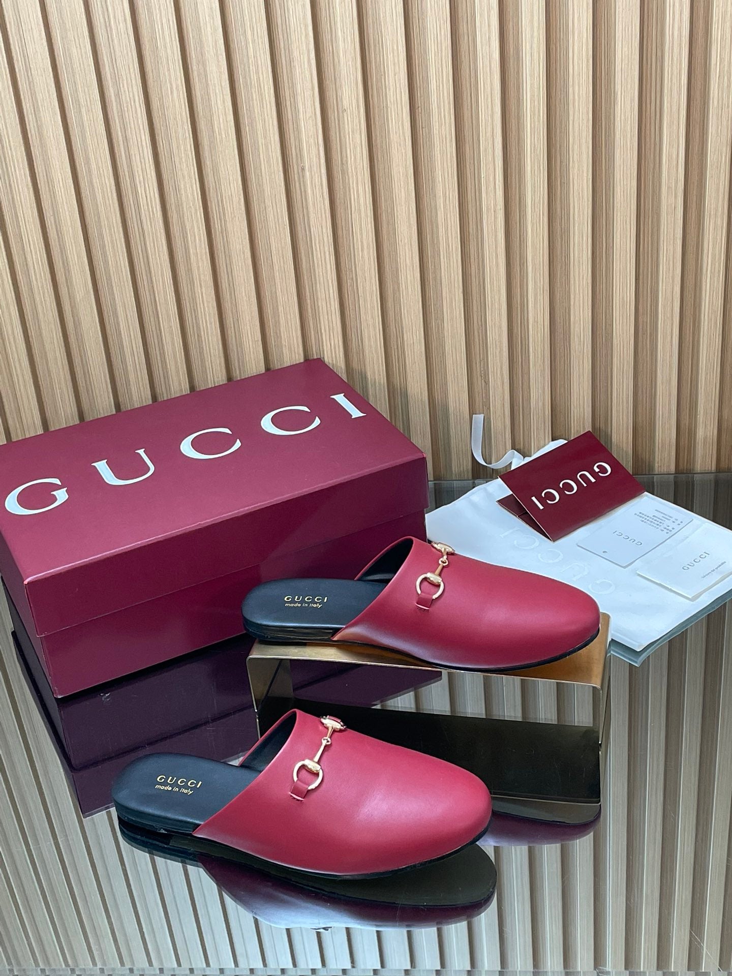 Gucci 25 Horsebit Mule Red Gold Cowhide 563084