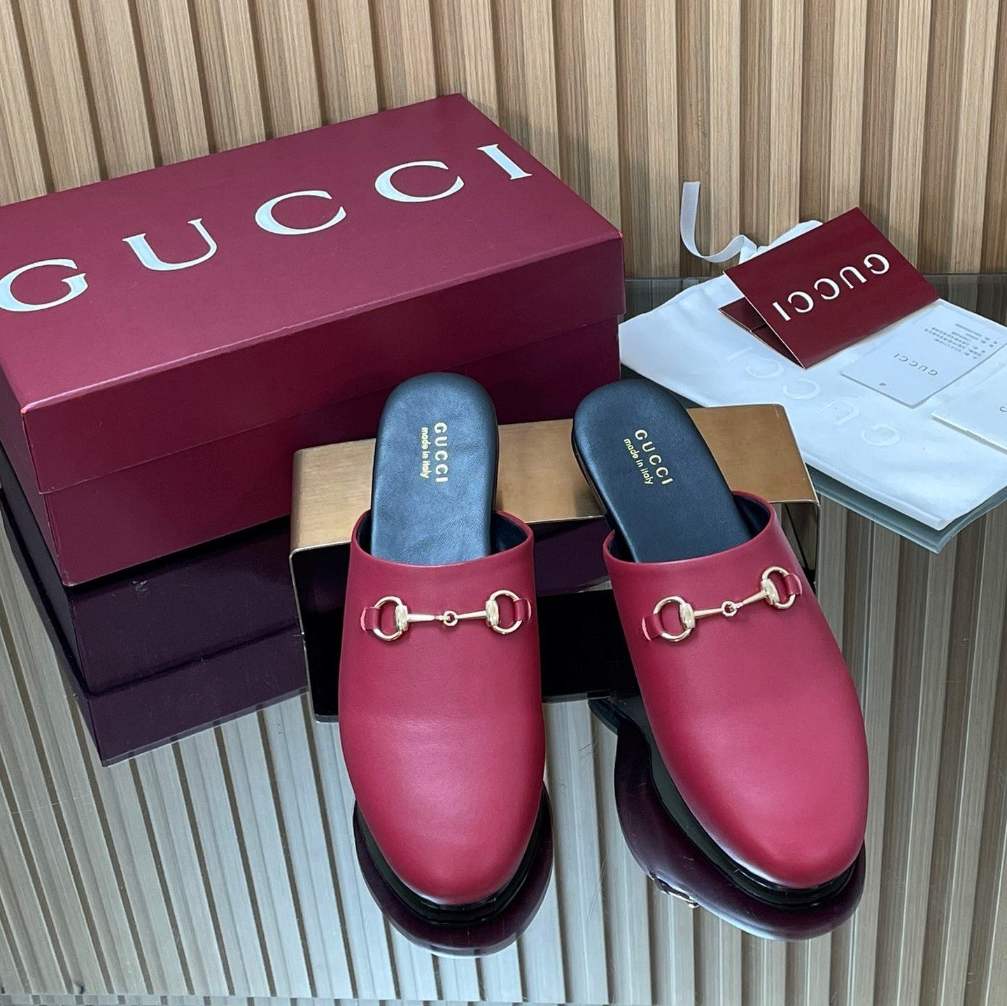 Gucci 25 Horsebit Mule Red Gold Cowhide 563084