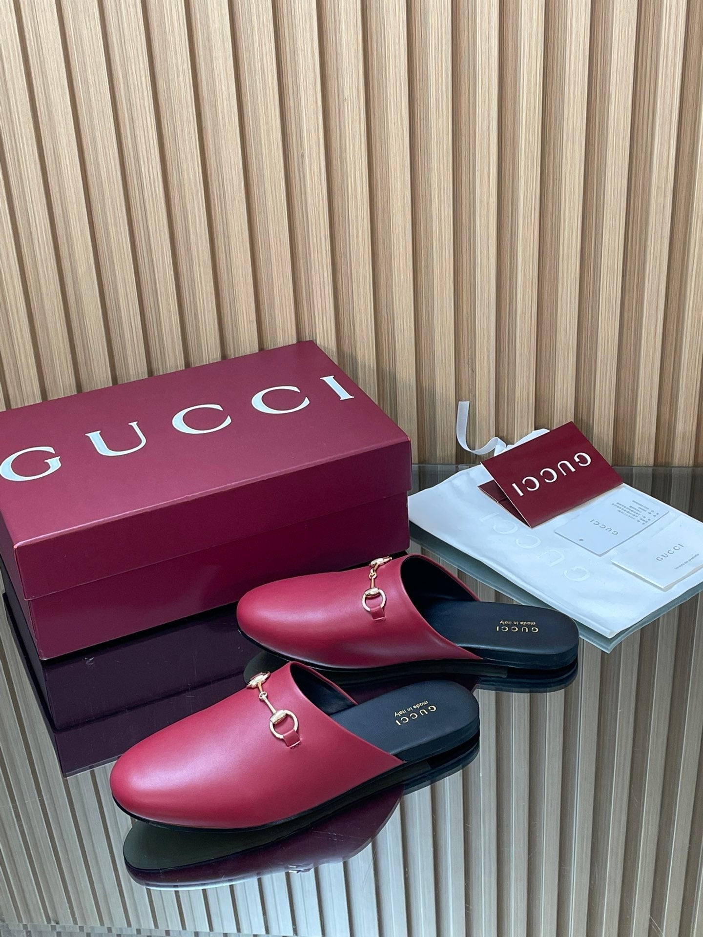 Gucci 25 Horsebit Mule Red Gold Cowhide 563084