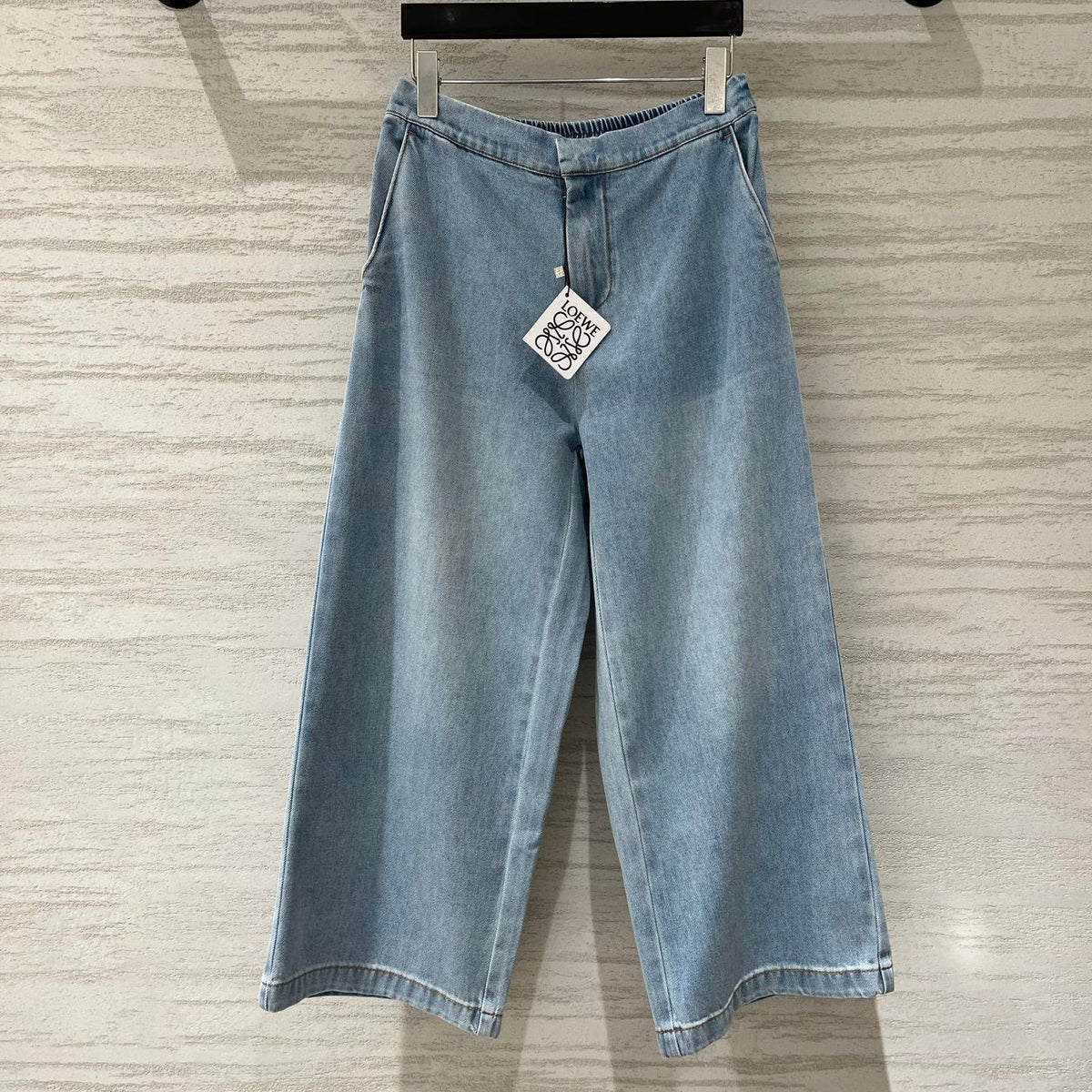 Loewe 26s Wide-Leg Cropped Jeans 588