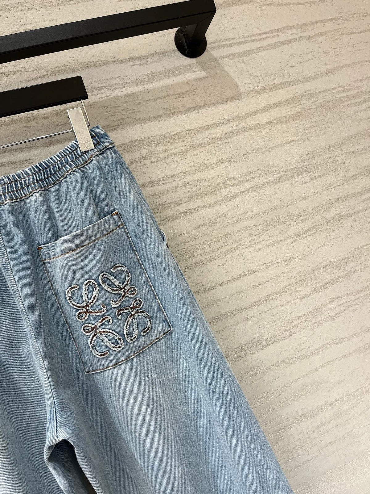 Loewe 26s Wide-Leg Cropped Jeans 588