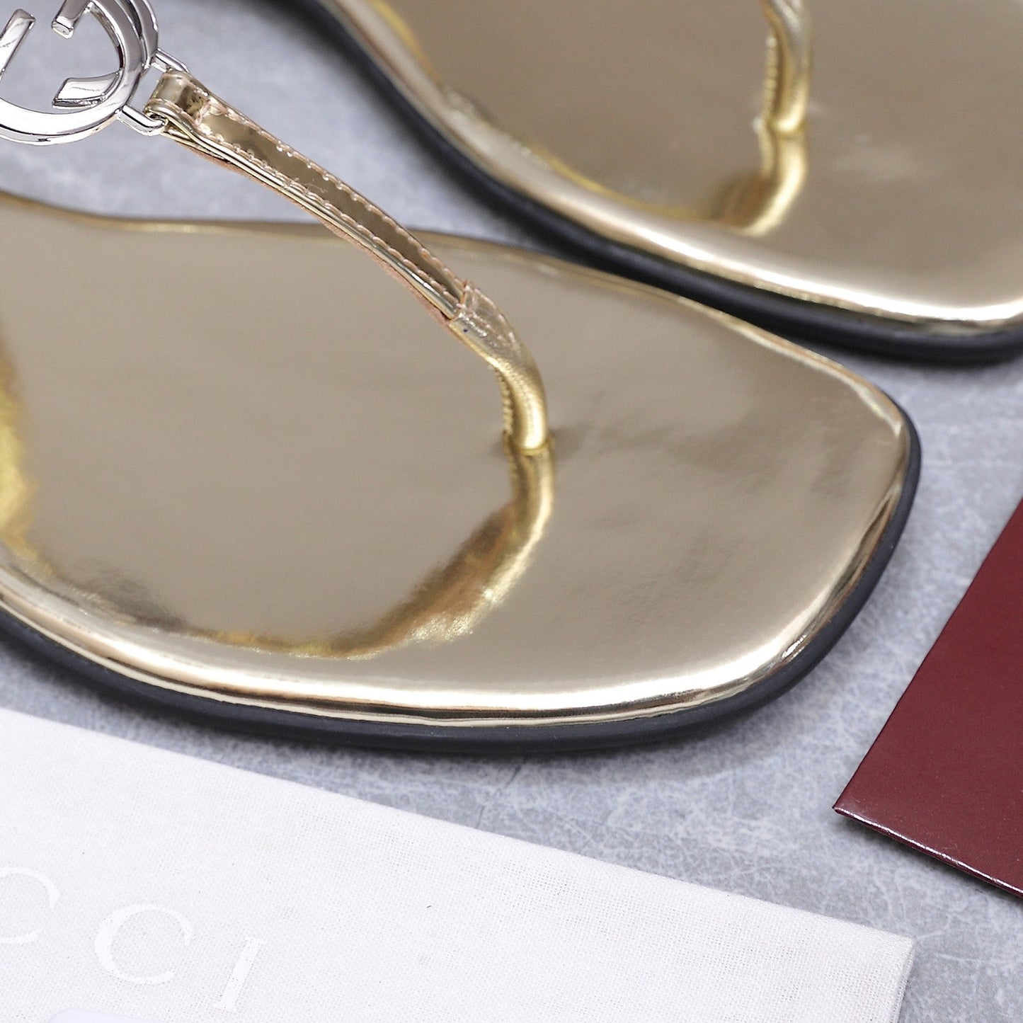 GG Thong Sandal With Interlocking G Gold Sheepskin 864295