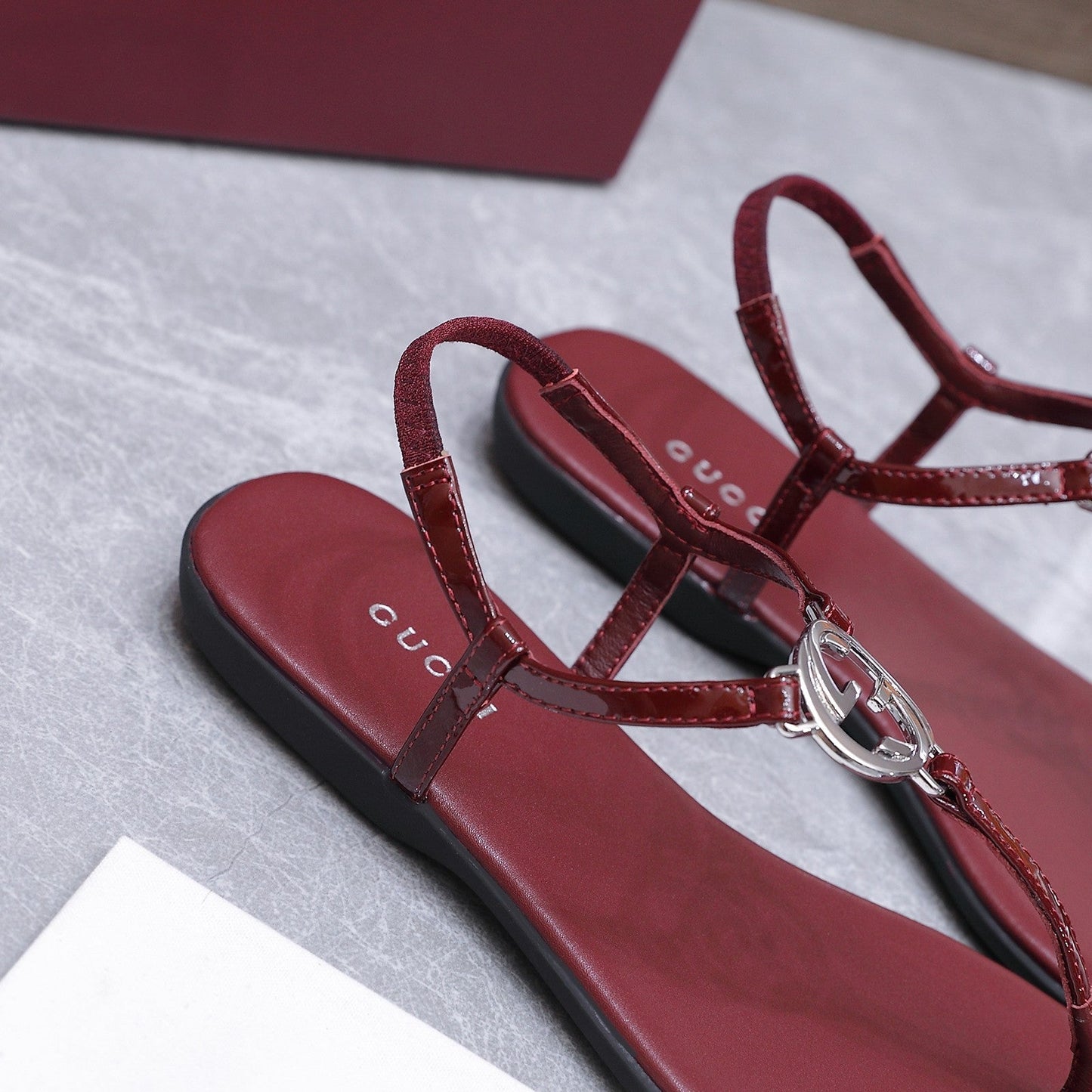 GG Thong Sandal With Interlocking G Burgundy Sheepskin 864297