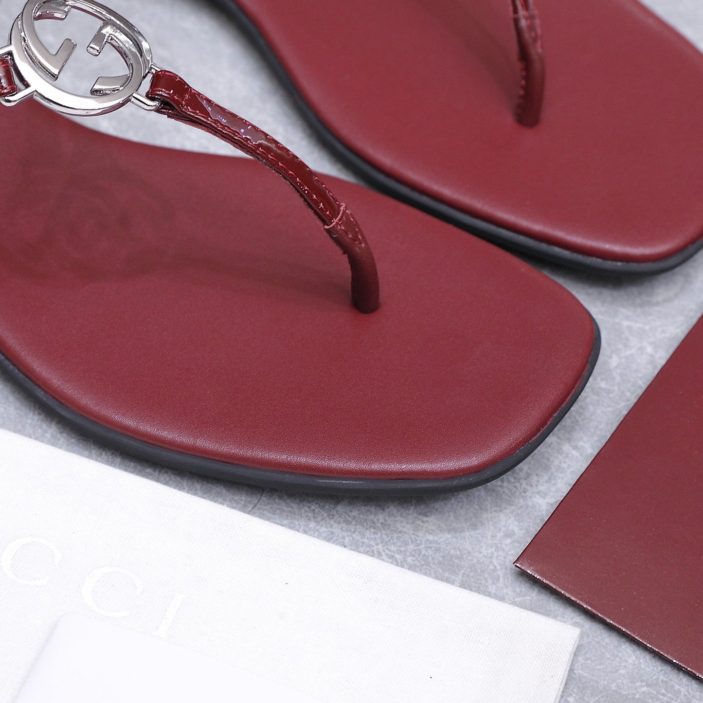 GG Thong Sandal With Interlocking G Burgundy Sheepskin 864297