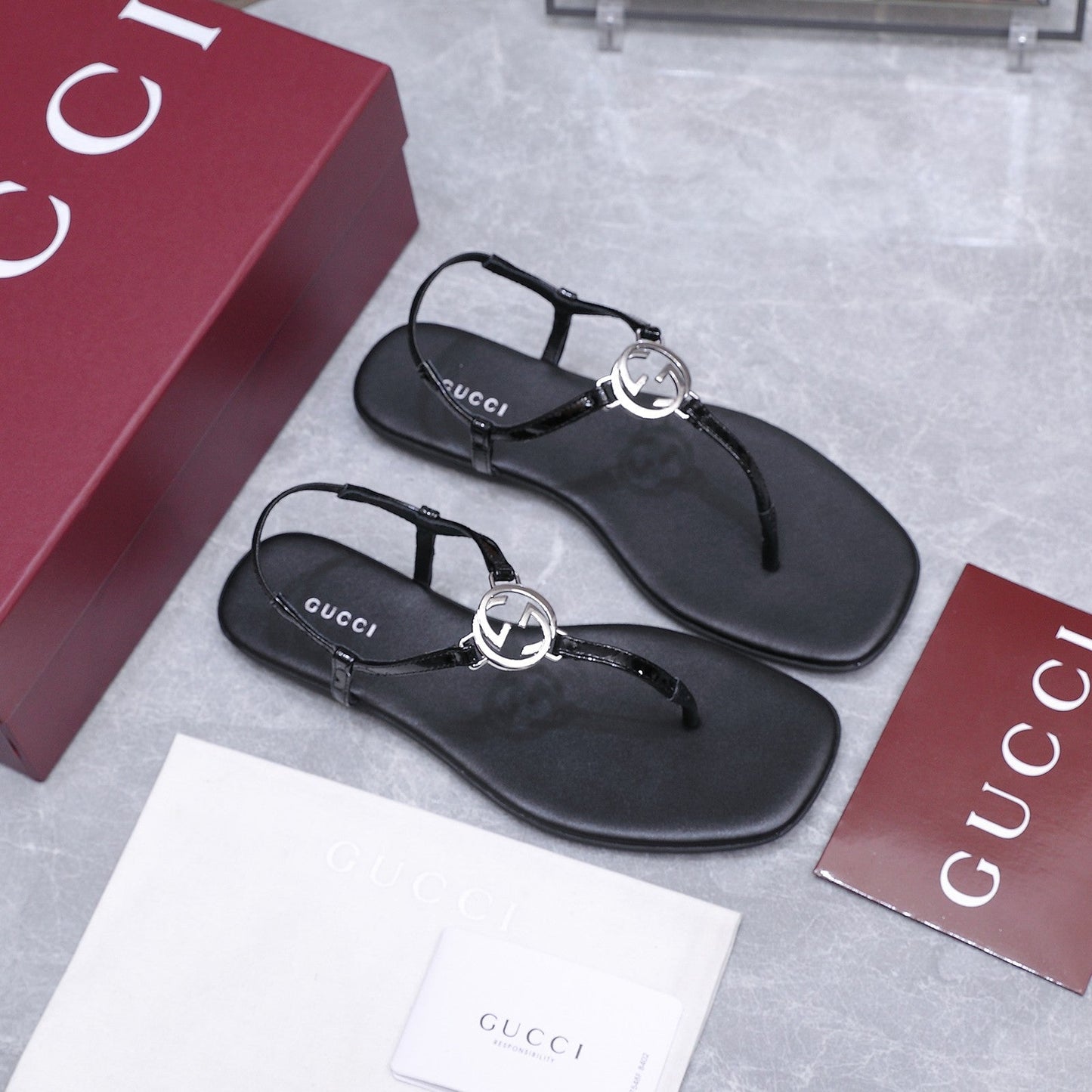 GG Thong Sandal With Interlocking G Black Sheepskin 864298