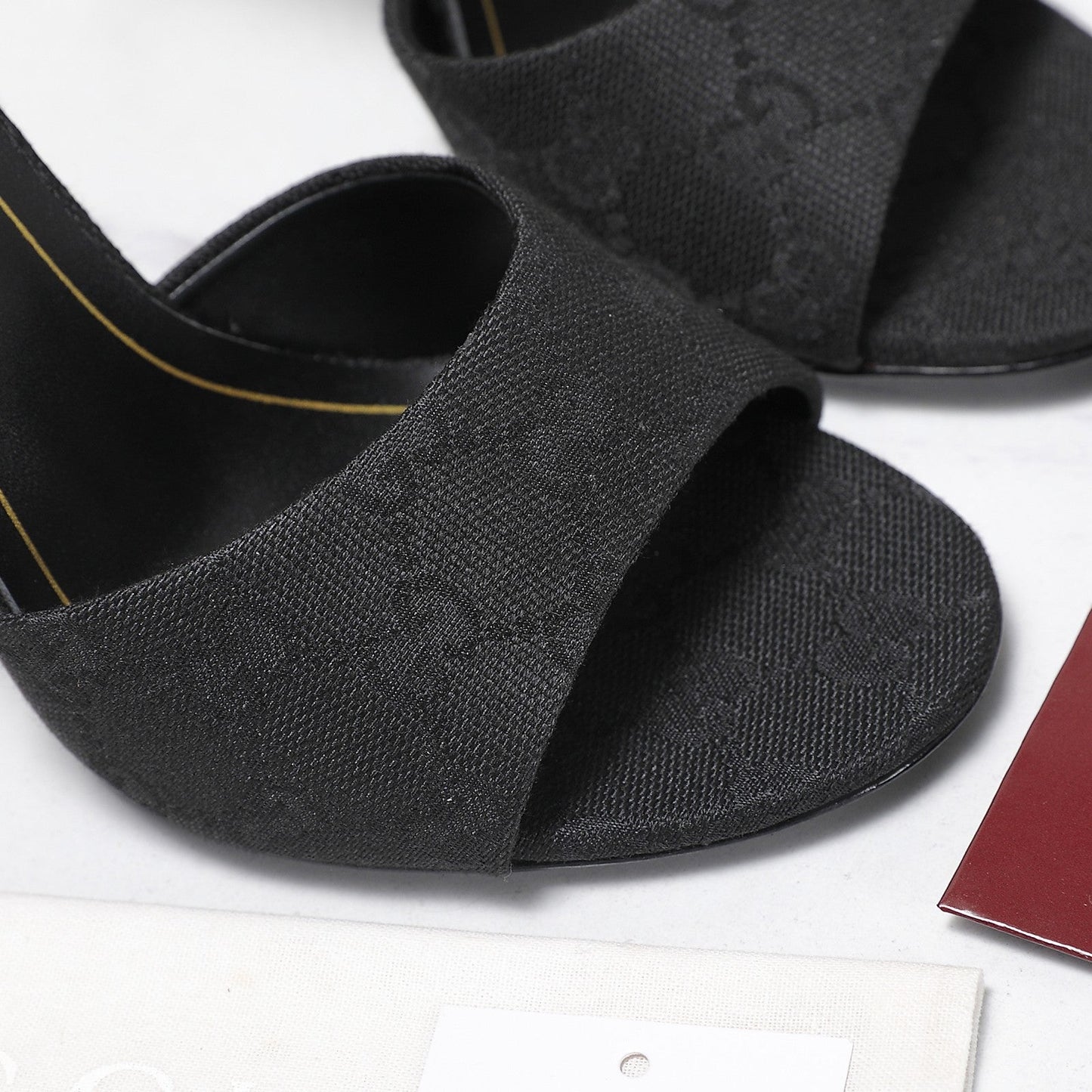 GG 26s Slide 10.5 With Bamboo Motif Black Canvas 961219