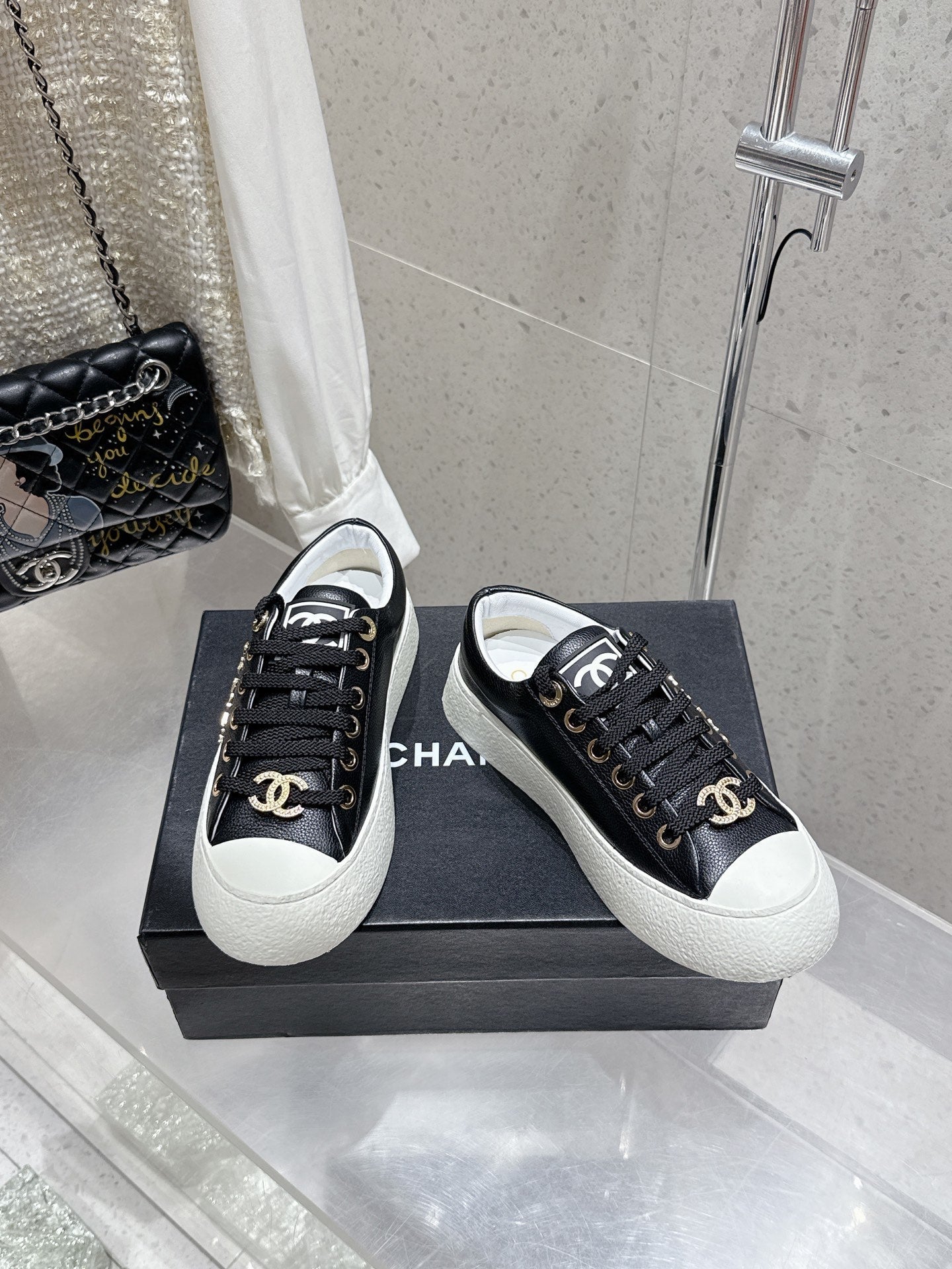 CC Sneaker Black cowhide 204661