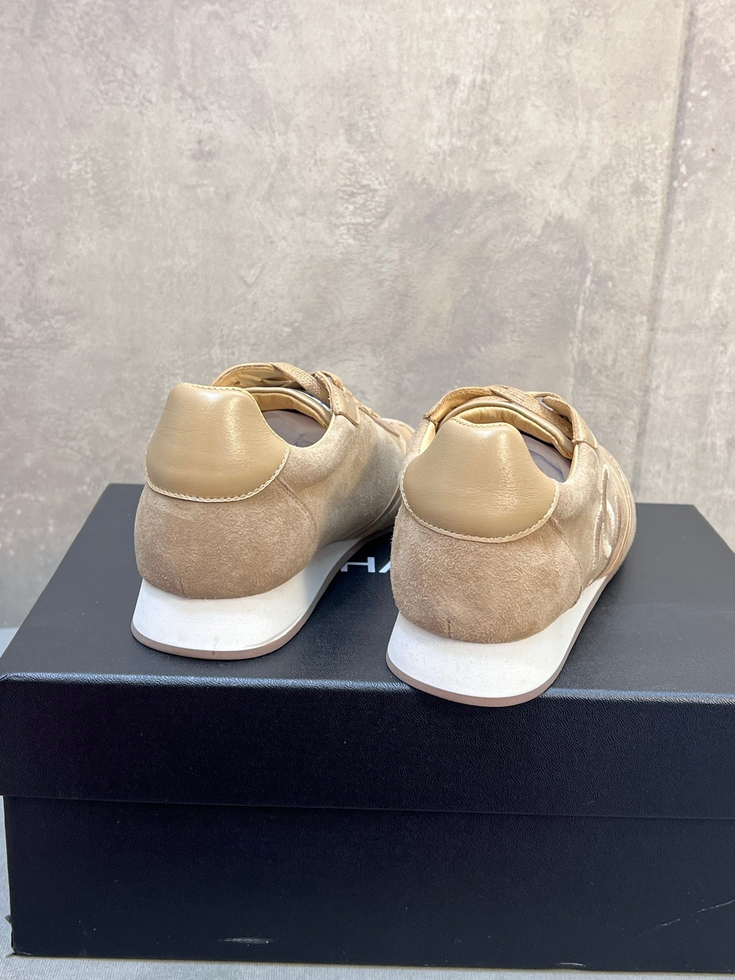 CC 26P Sneakers Light Beige Suede 682524
