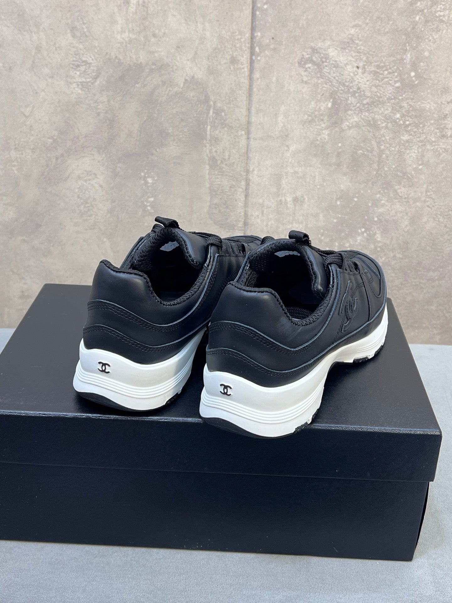 CC 26s Runner CC Logo Sneakers Black Calfskin