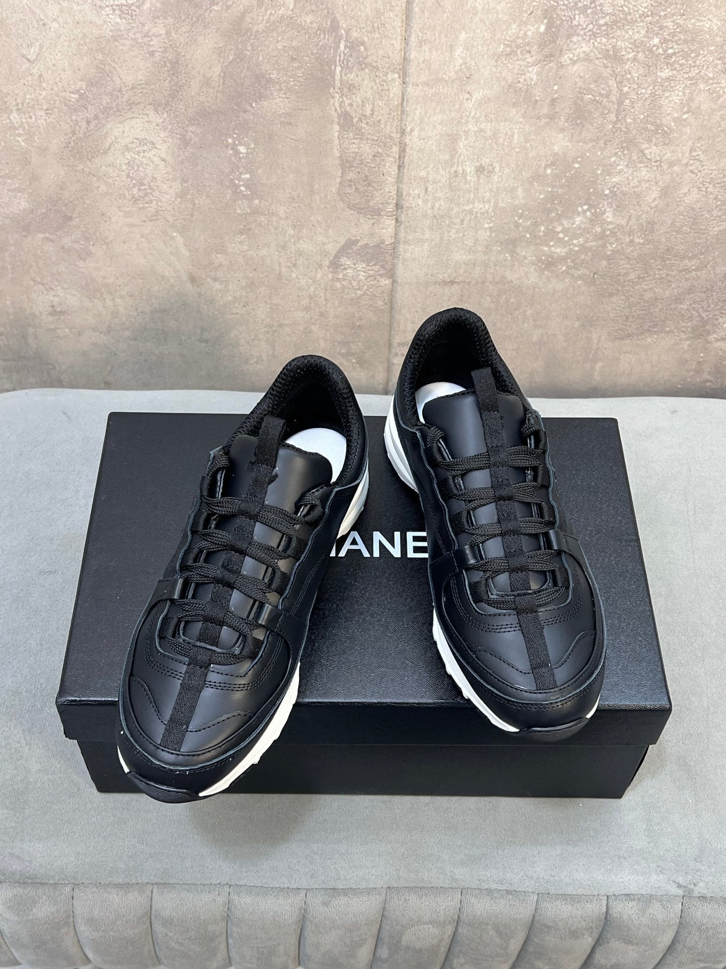 CC 26s Runner CC Logo Sneakers Black Calfskin