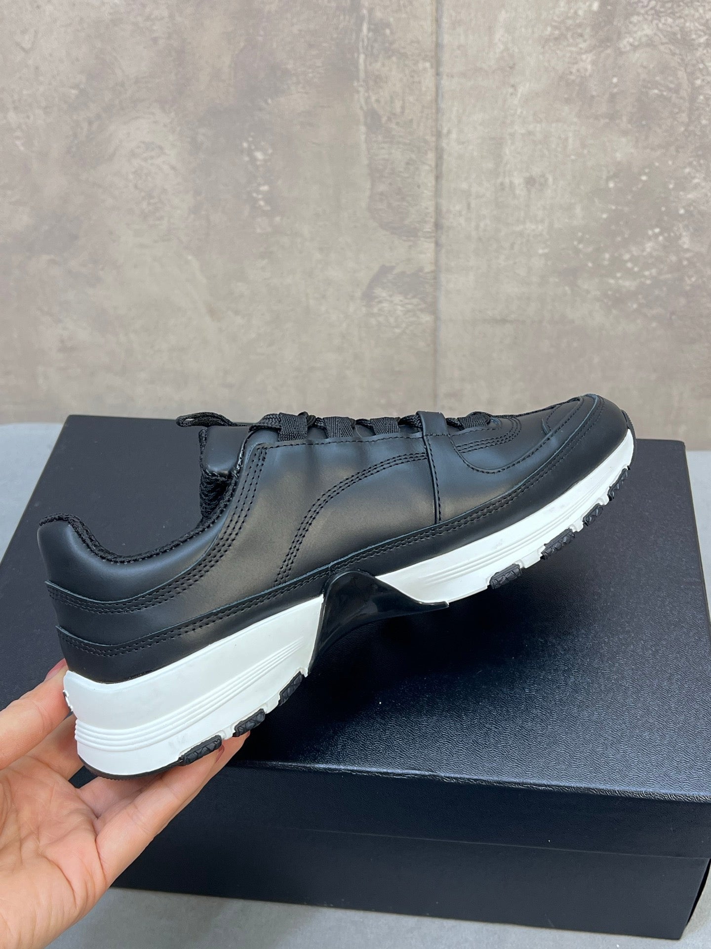 CC 26s Runner CC Logo Sneakers Black Calfskin