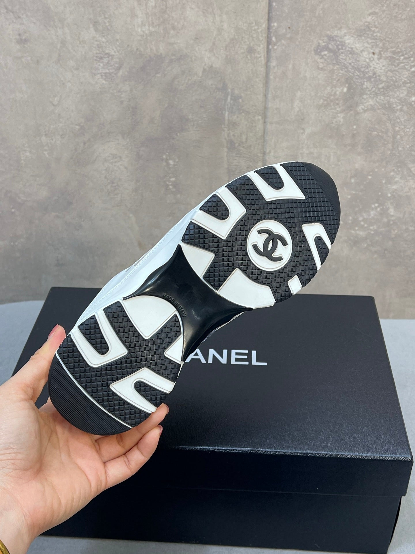 CC 26s Runner CC Logo Sneakers White Calfskin