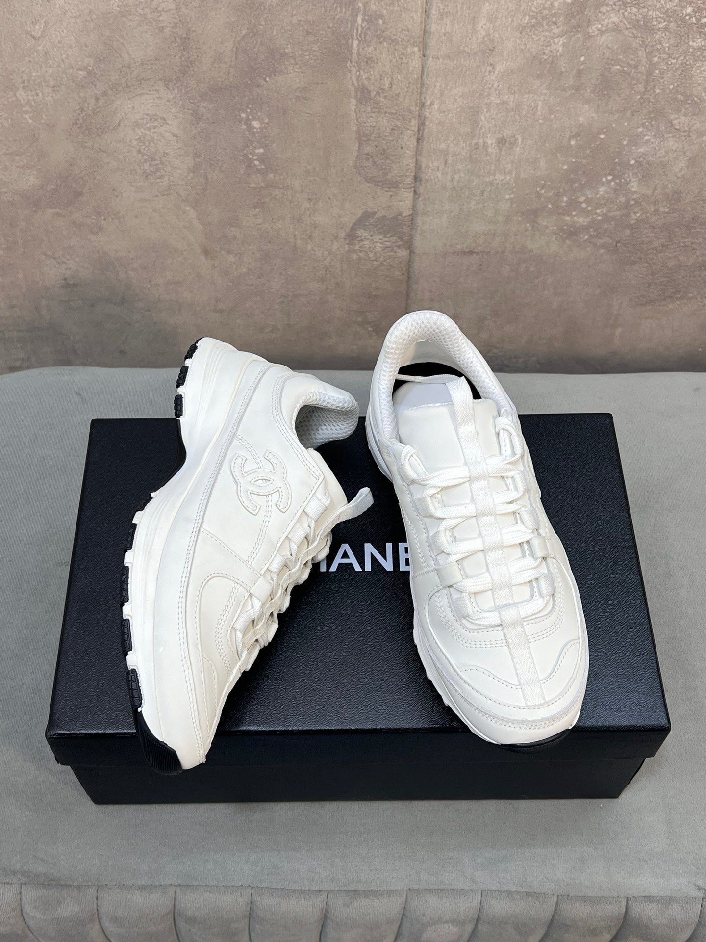 CC 26s Runner CC Logo Sneakers White Calfskin