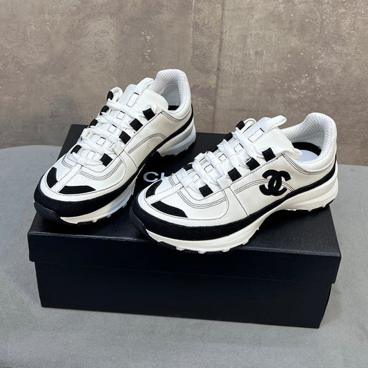CC 26s Runner CC Logo Sneakers White Black Calfskin