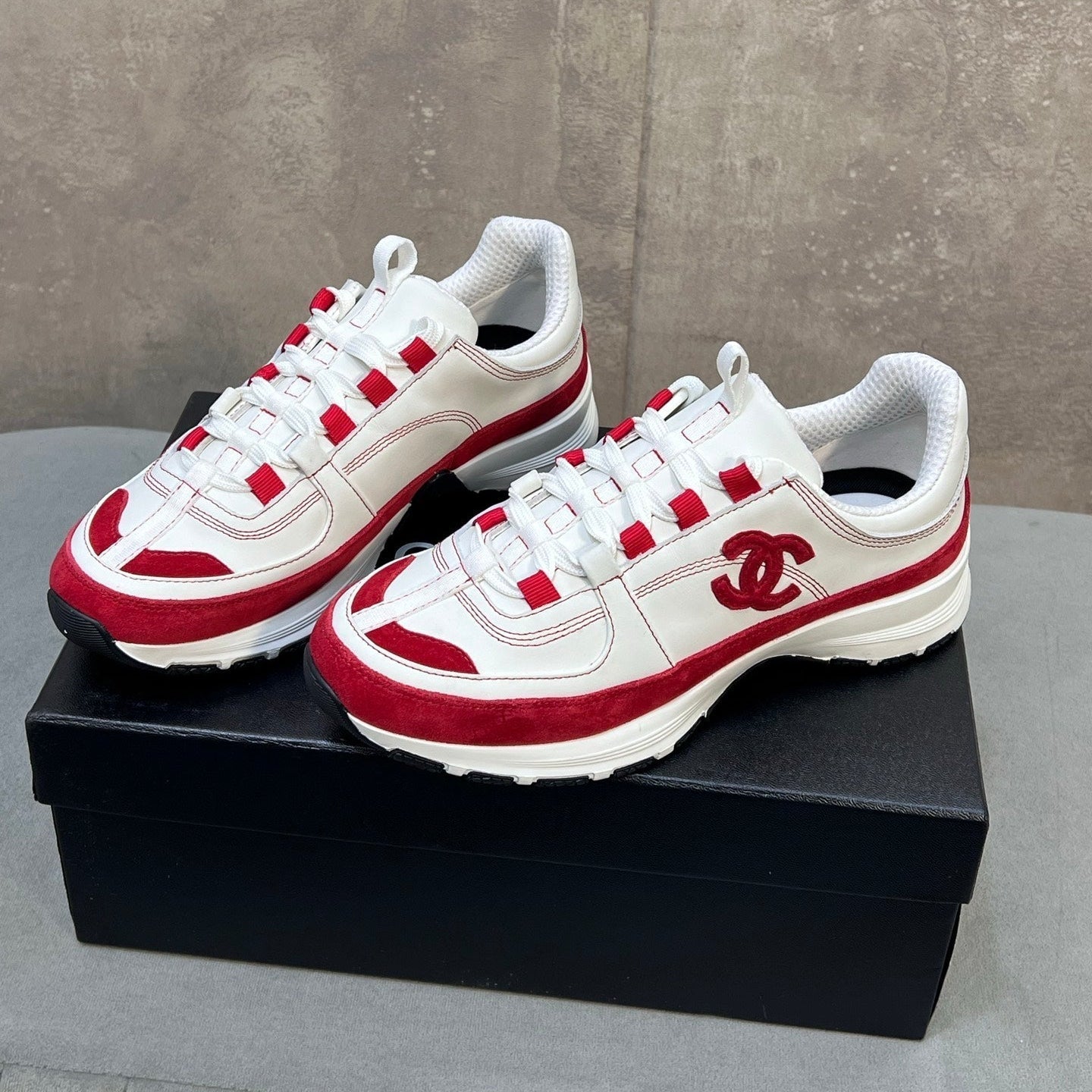 Chanel 26s Runner Cc Logo Sneakers In White And Red Calfskin