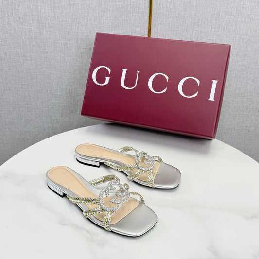 GG 26s Slippers With Crystal Interlocking G Sliver Leather 639930