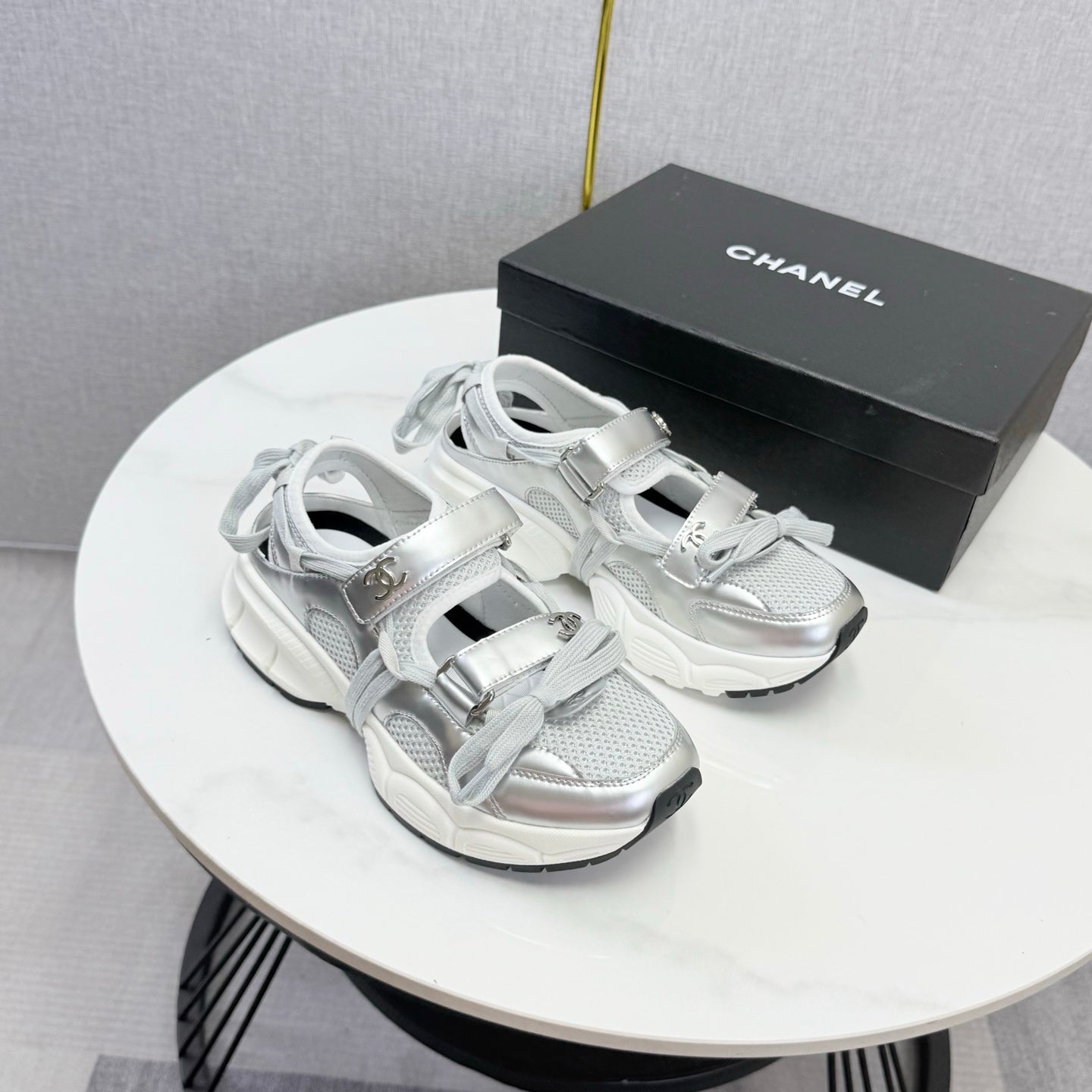 CC 26s Casual Sneakers White Grey Metalic Leather Mesh 865837