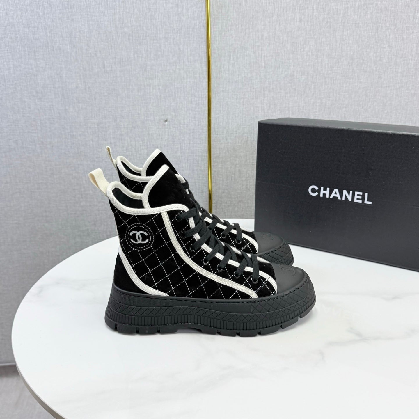 CC 26s High-Top Sneakers Black Suede 972649