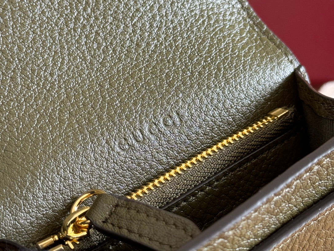 Softbit Card Case 10.5 In  Green Grainy Calfskin Gold Hardware