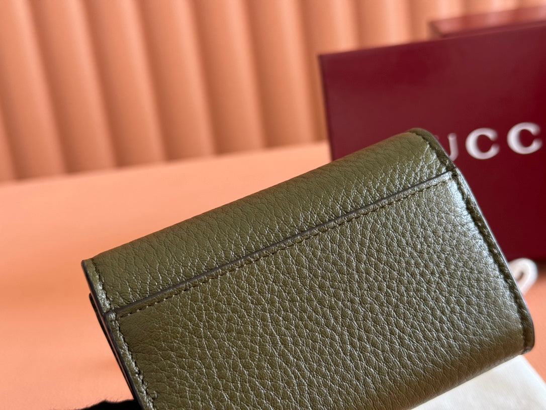 Softbit Card Case 10.5 In  Green Grainy Calfskin Gold Hardware