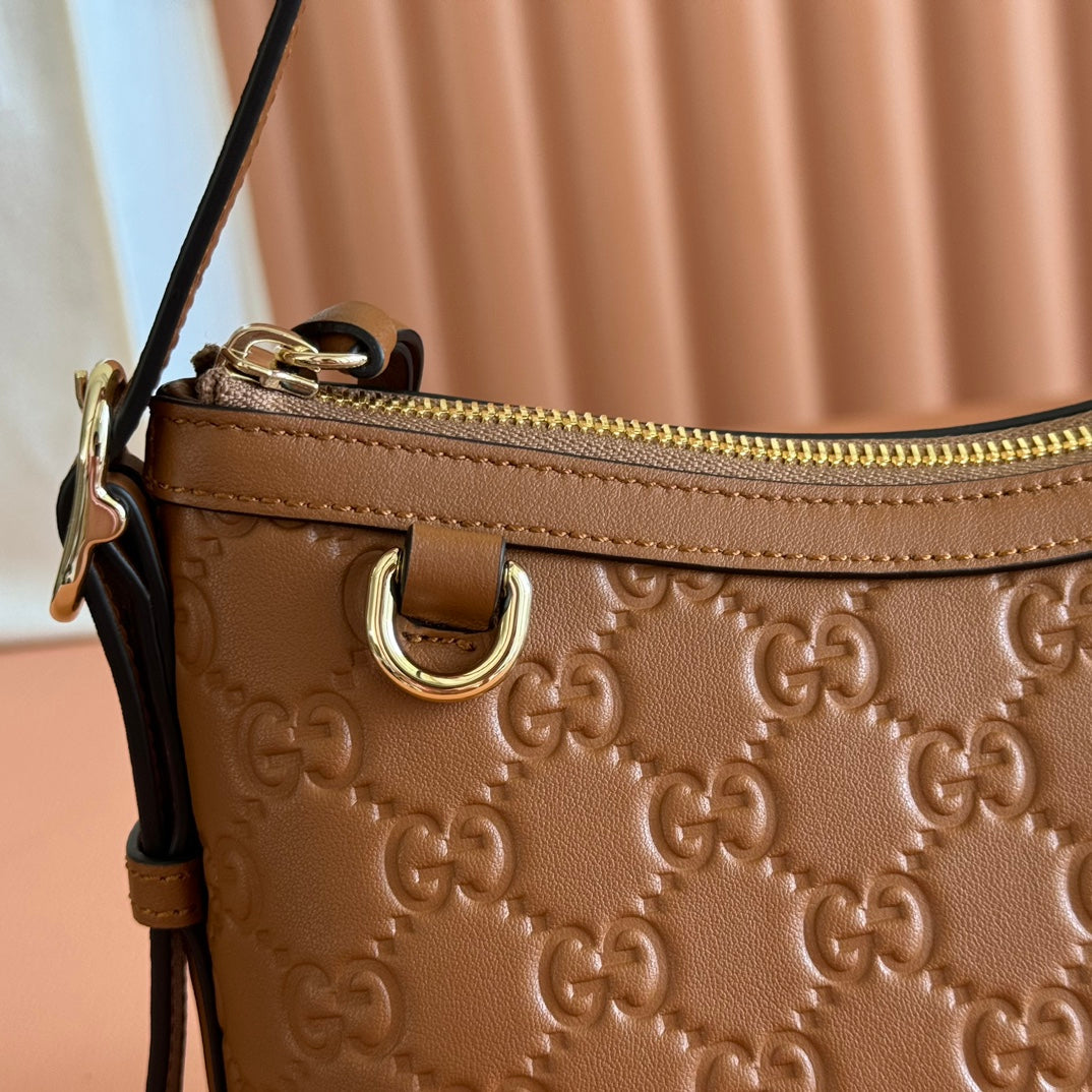 GG Emblem Shoulder Bag Brown Embossed Cowhide