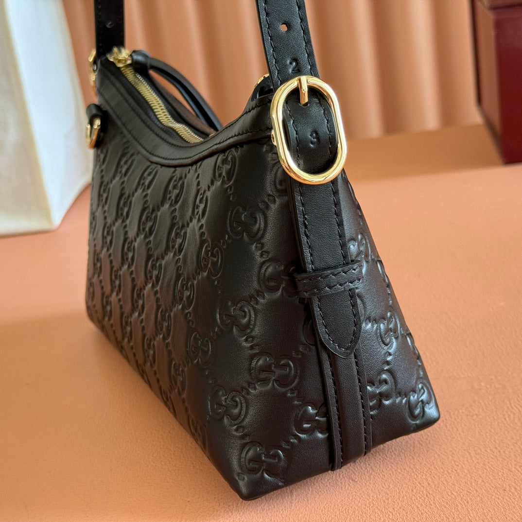GG Emblem Shoulder Bag Black Embossed Cowhide