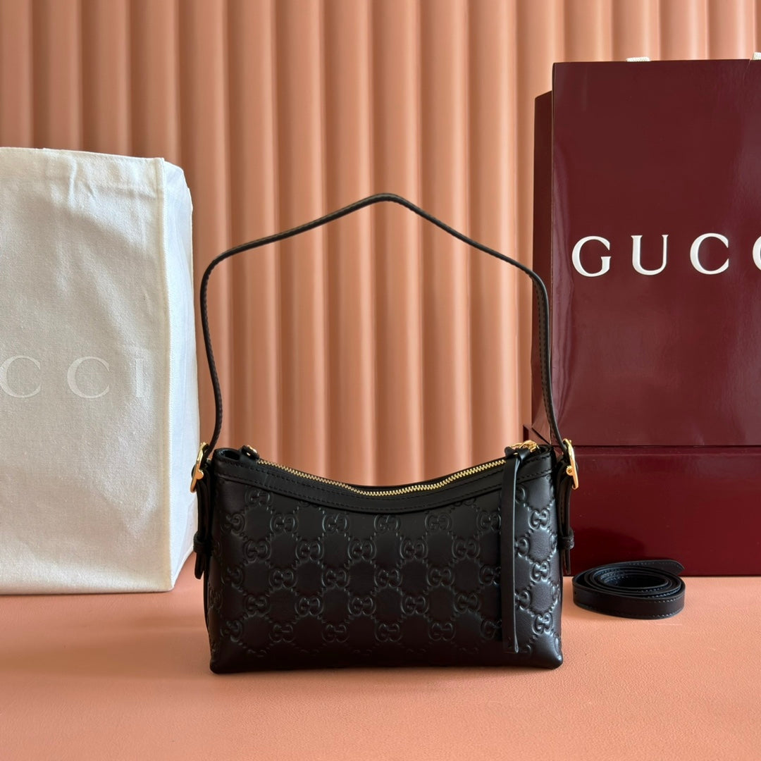 GG Emblem Shoulder Bag Black Embossed Cowhide