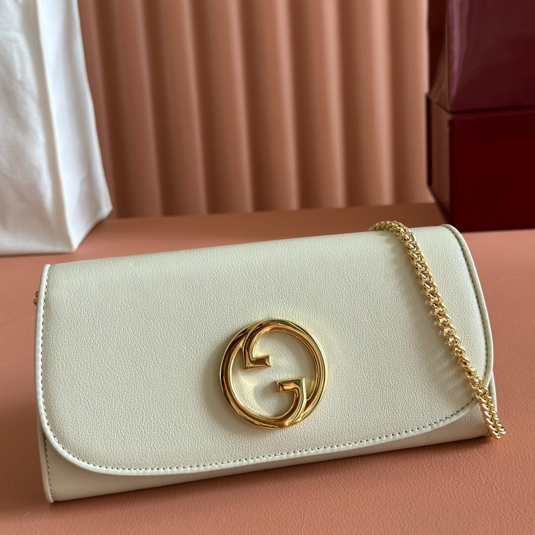 BLONDIE SHOULDER BAG 21 IN WHITE CALFSKIN GOLD HARDWARE