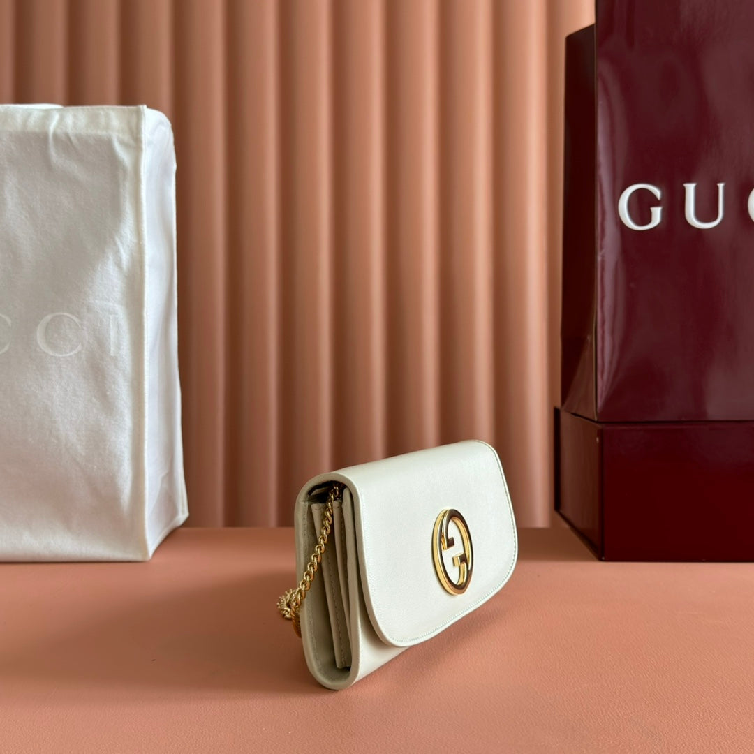 BLONDIE SHOULDER BAG 21 IN WHITE CALFSKIN GOLD HARDWARE