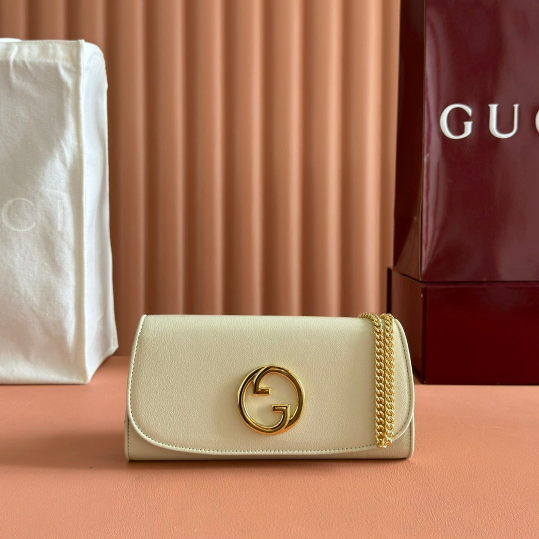 BLONDIE SHOULDER BAG 21 IN WHITE CALFSKIN GOLD HARDWARE