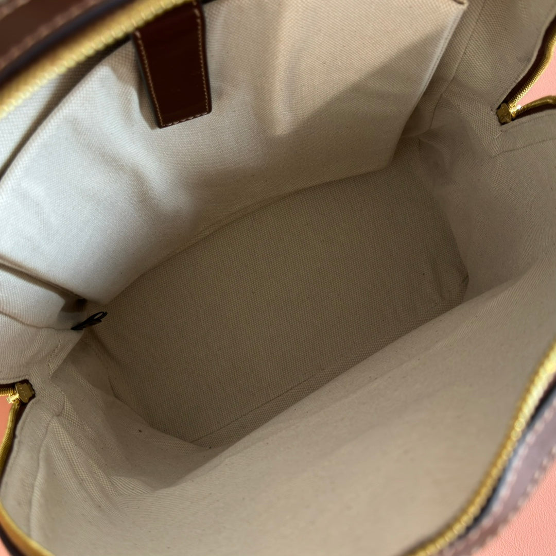 Gucci Interlocking G Backpack in Brown Beige GG Supreme Canvas Leather 273684