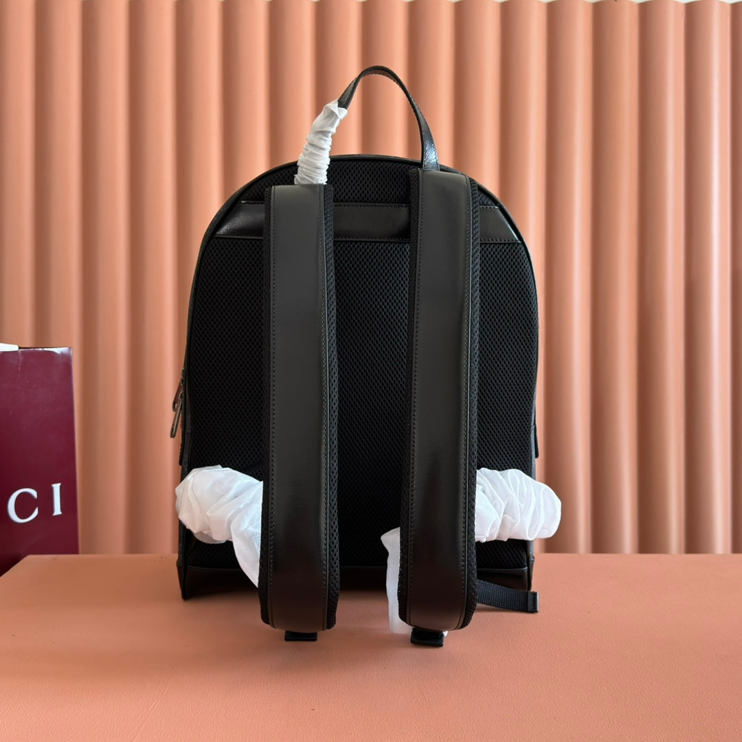 Gucci Interlocking G Backpack in Black GG Supreme Canvas Leather 273684