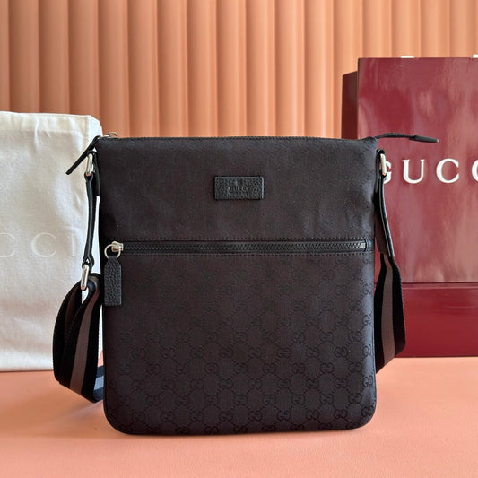 GG Messenger Bag Black GG Supreme Canvas 280980