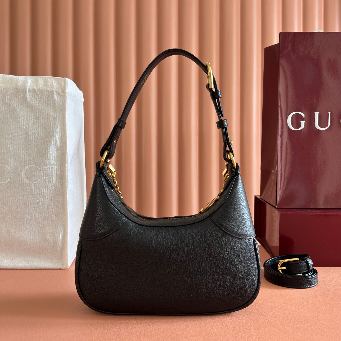 GG Aphrodite Shoulder Bag Black Cowhide