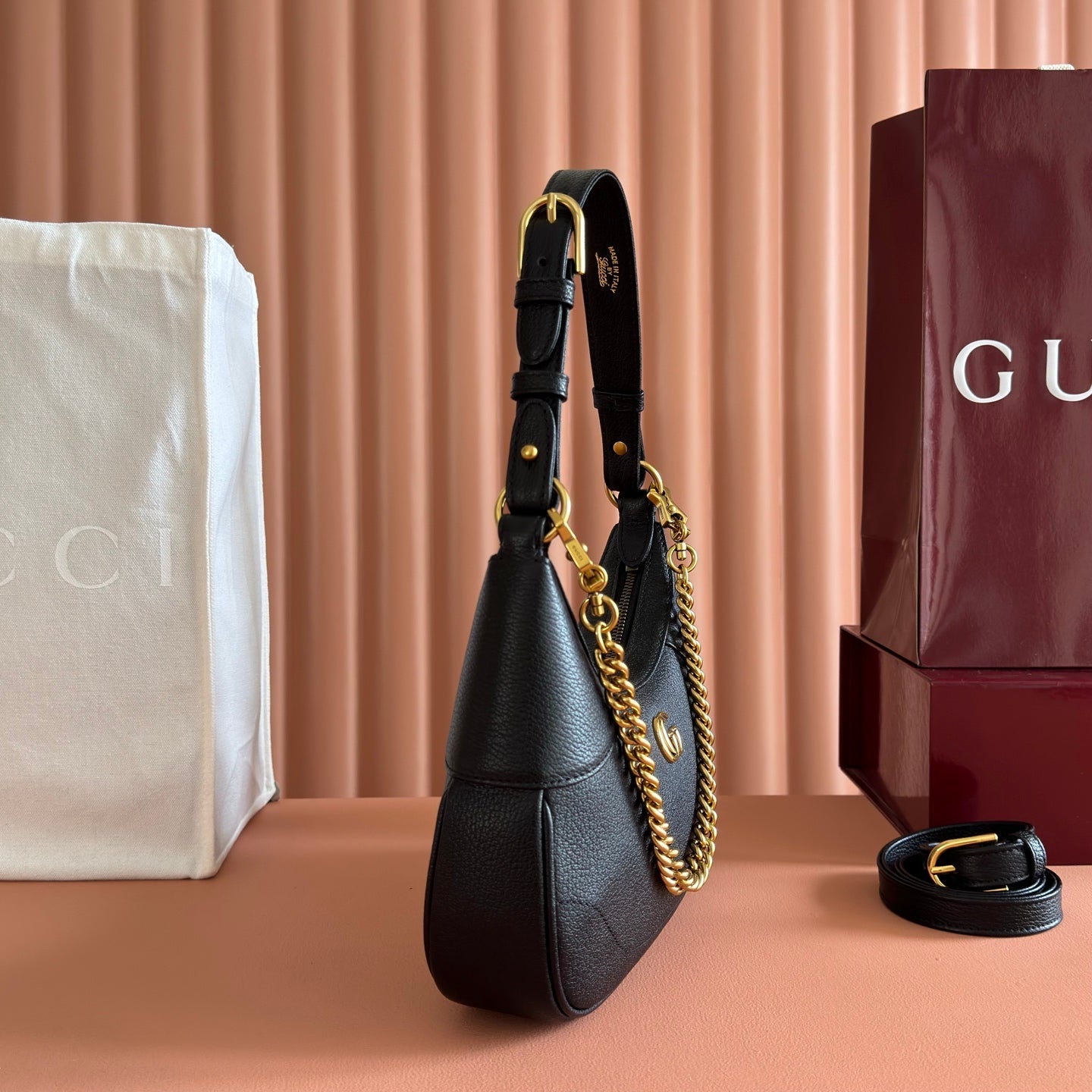 GG Aphrodite Shoulder Bag Black Cowhide