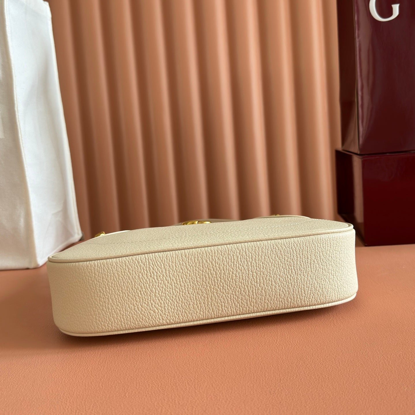 GG Aphrodite Shoulder Bag Cream Cowhide