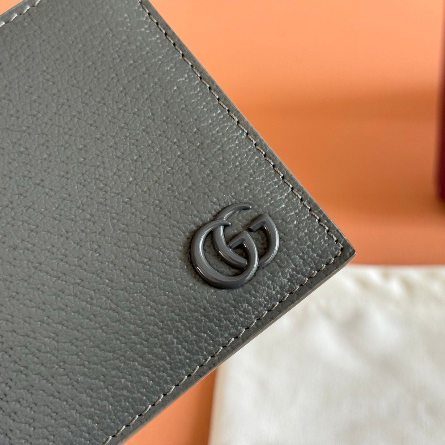 GG Marmont Bi-Fold Wallet Dark Grey Pebbled Leather