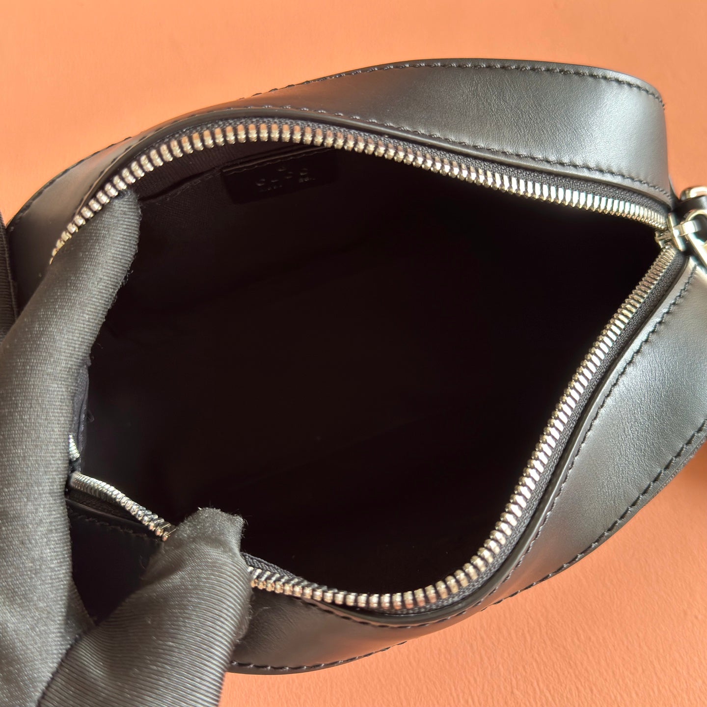 GG Supreme Shoulder Bag Black Canvas Leather 292636