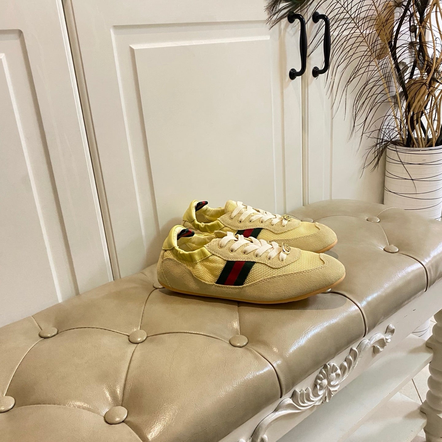 Gucci 26s Sneaker In Light Yellow Suede And Mesh Fabric