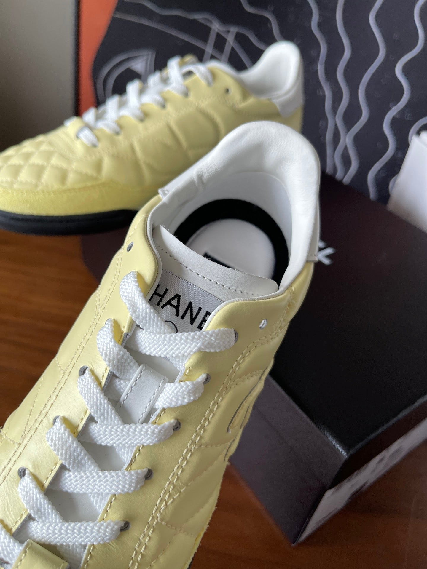 CC 26ss Low-Top Sneaker Light Yellow Leather 623162