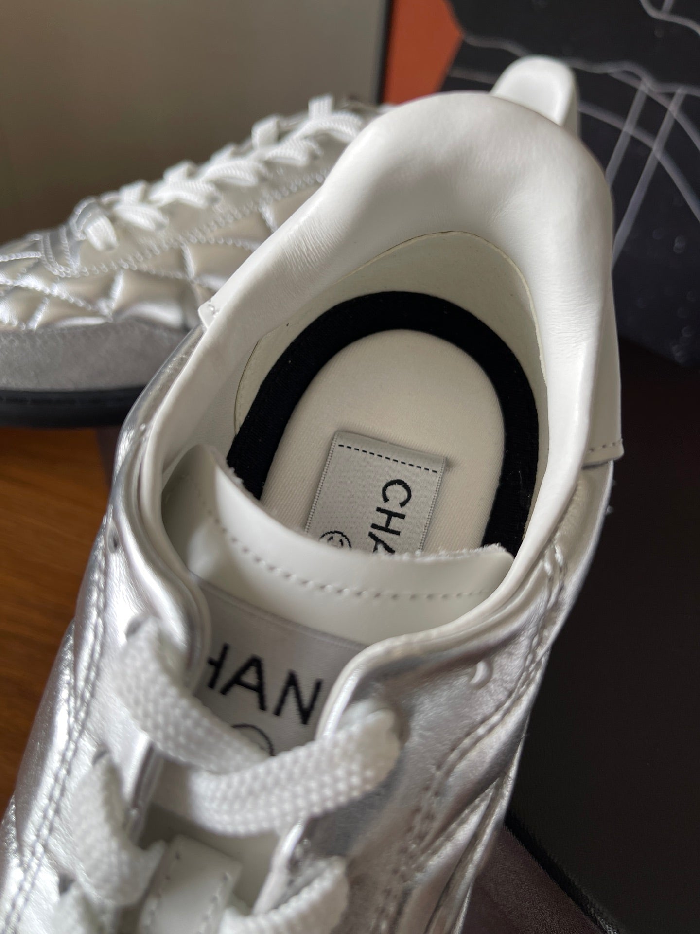 CC 26ss Low-Top Sneaker Sliver Leather 623160