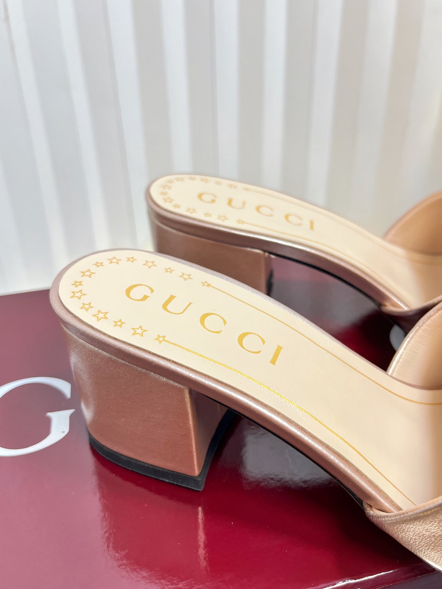 GC 25 Interlocking G Heeled Sandal Nude Patent Leather 294640