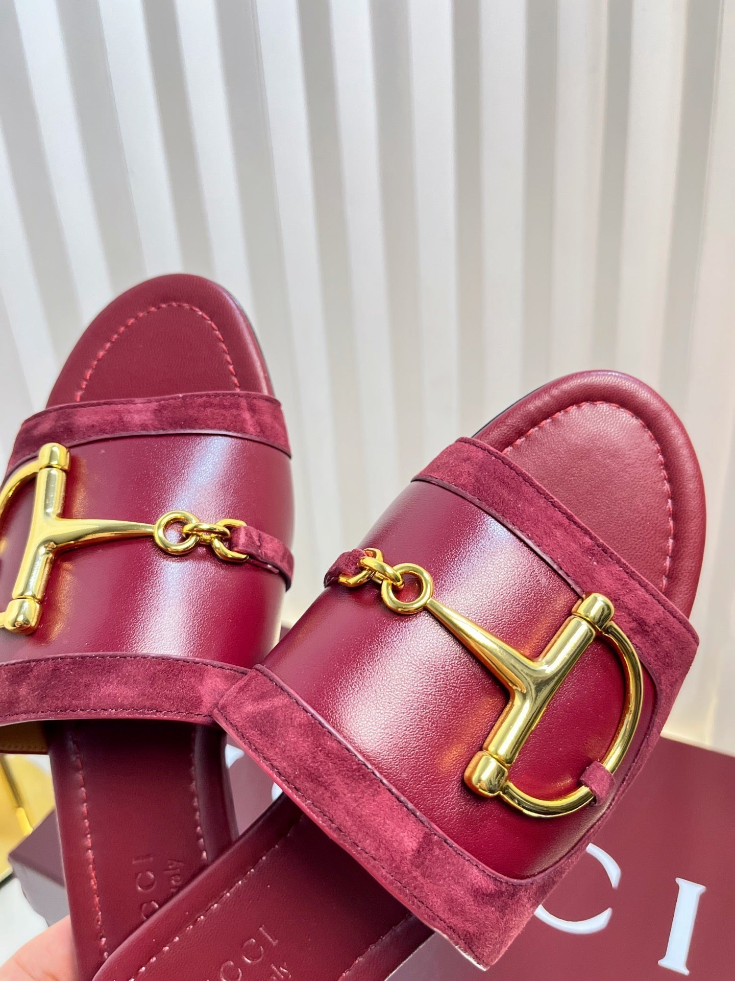 GC 25 Horsebit Sandals 10mm Red Suede Sheepskin 294649