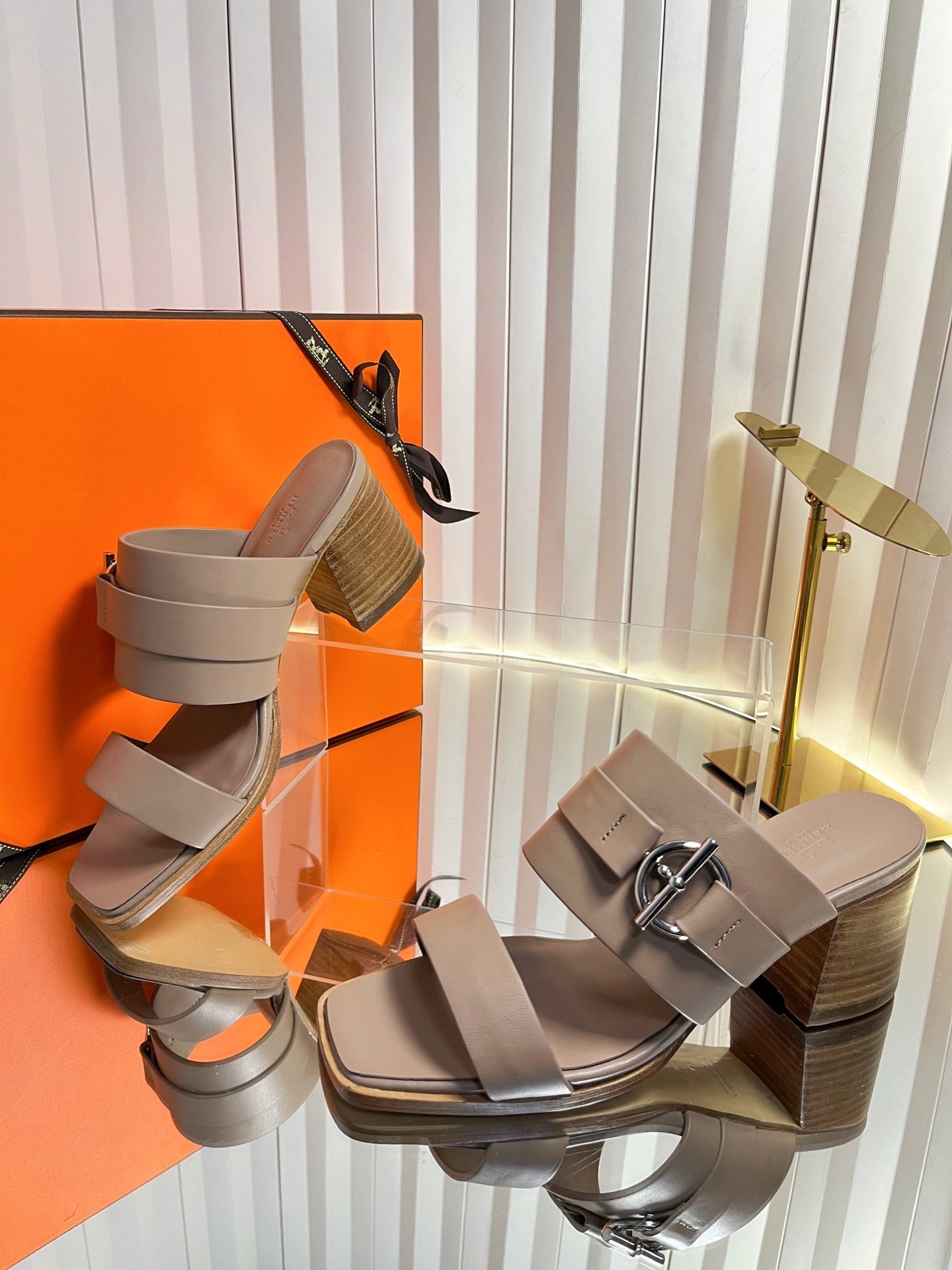HM 26ss Kelly Buckle High-Heeled Sandals Beige Calfskin 641964