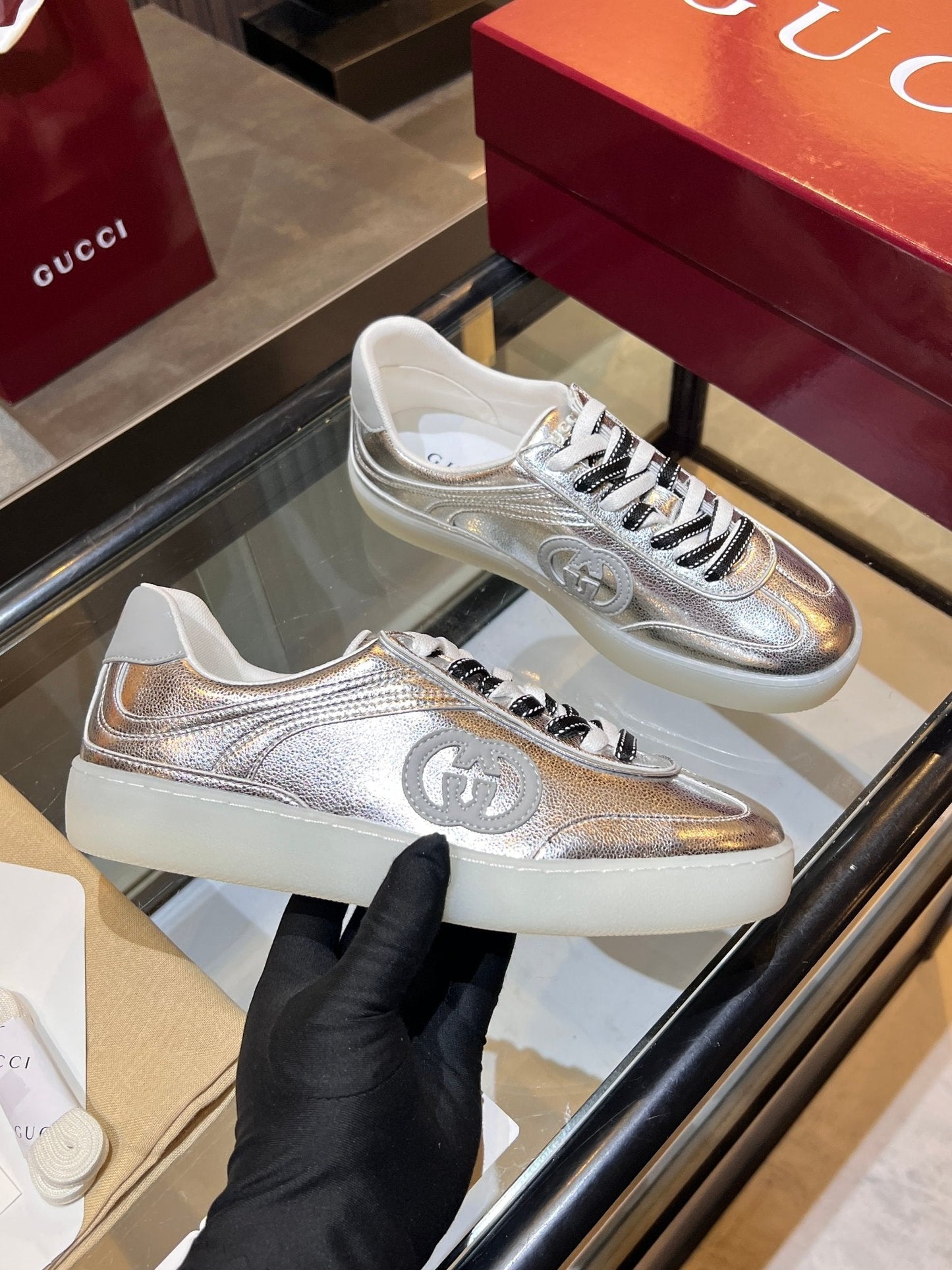 GG G75 Sneaker Sliver Metalic Cowhide 818359