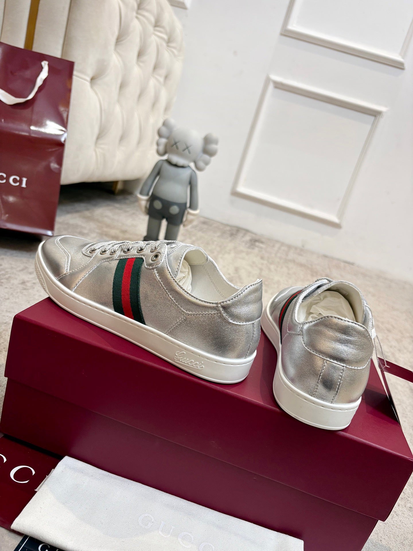 GG Stretch Low-Top Trainers Metallic Silver Leather 824432