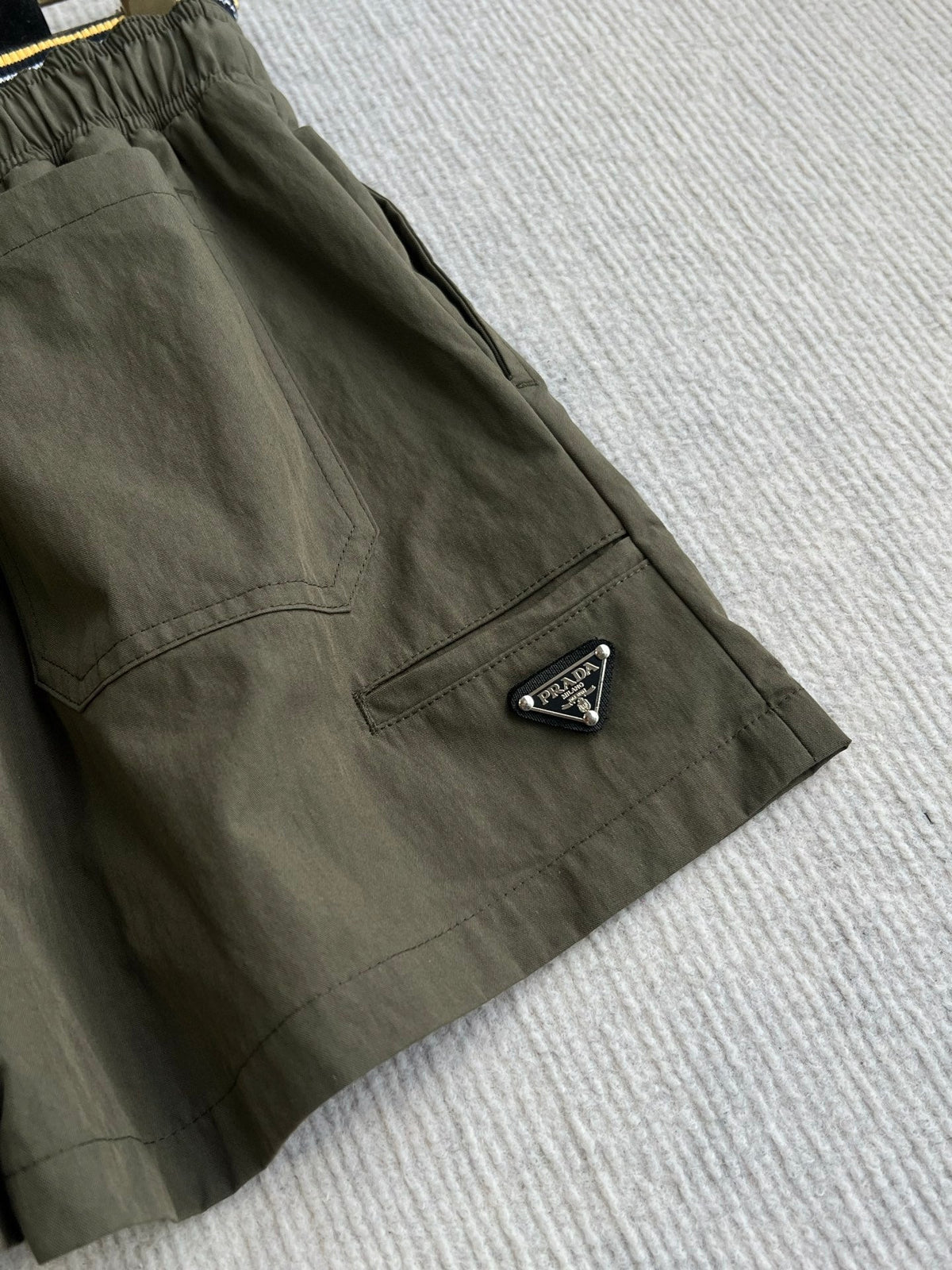 Prada Shorts Olive Polyester 372618