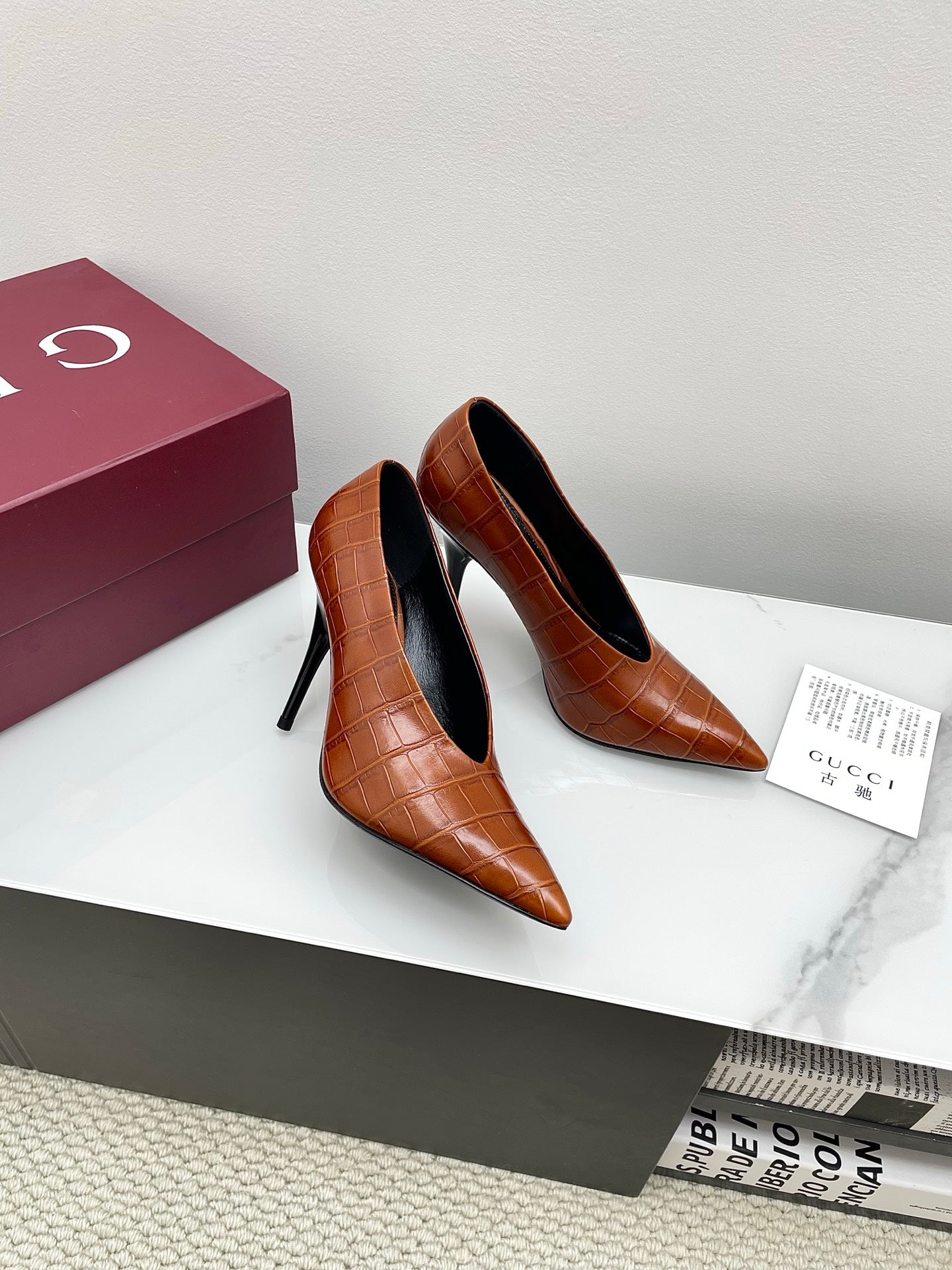 GG 25Ss Crocodile Pattern Pointed Toe High Heels Caramel  Leather 511497