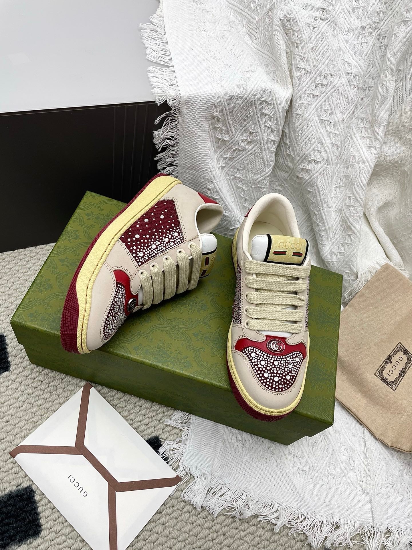 GG Women's Crystal Screener Sneaker Ivory Red Leather 611296