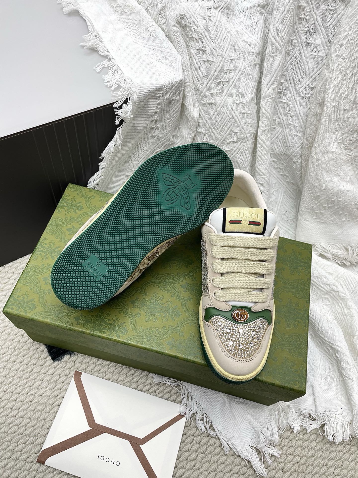 GG Women's Crystal Screener Sneaker Ivory Teal Green Leather 611295